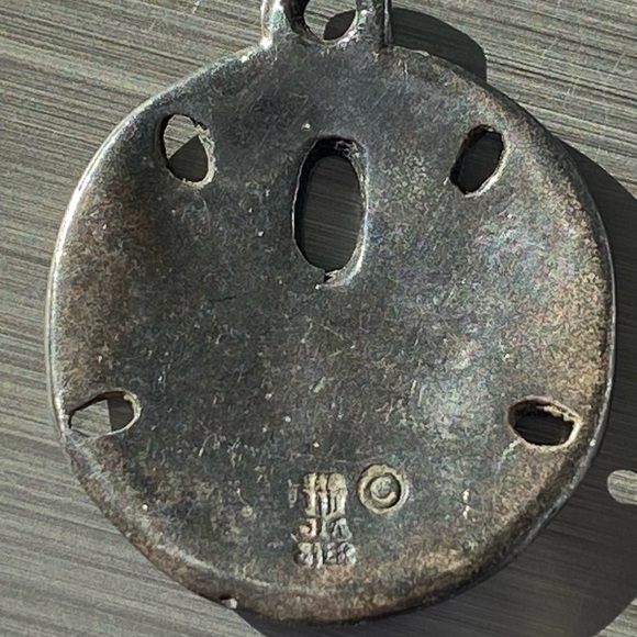 James Avery Small Retired Sterling Silver 925 Sand Dollar Pendant - Picture 9 of 12